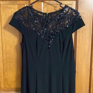 black flow length dress